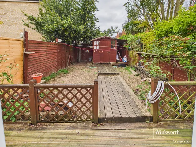 Photo 3 — Honeypot Lane, Kingsbury, London, NW9