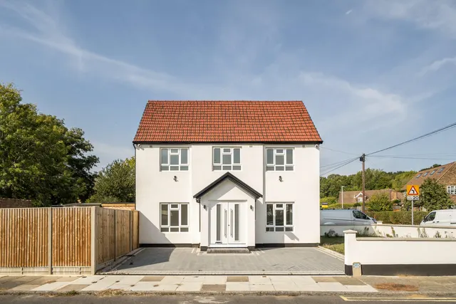 River Close, Ruislip, HA4, photo 1
