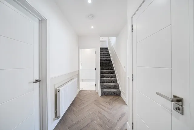 River Close, Ruislip, HA4, photo 2