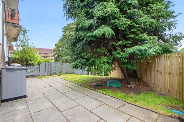 Photo 2 — Windhill Crescent, Glasgow