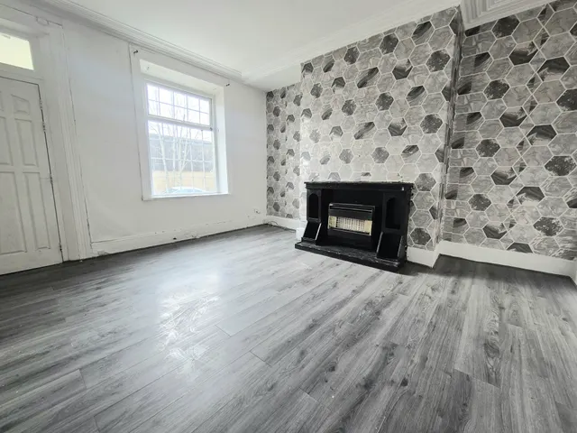 Photo 3 — Kingsley Place, HALIFAX