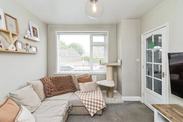 Photo 2 — Stradbroke Road, Lowestoft