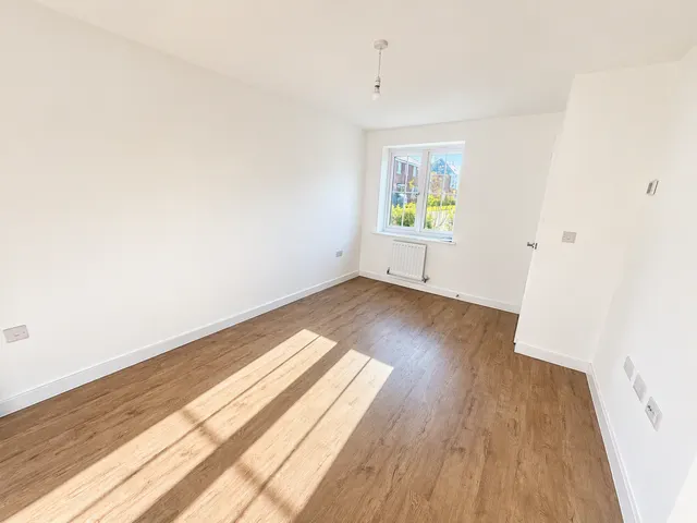 Trones Wood Lane, Widnes, WA8, photo 2