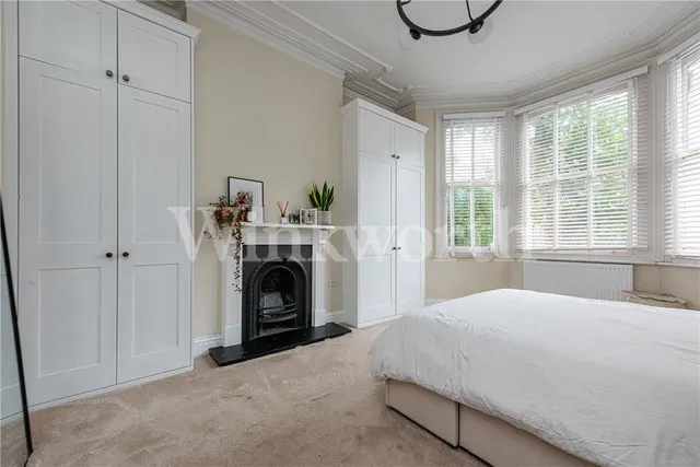 Bathurst Gardens, London, NW10, photo 2