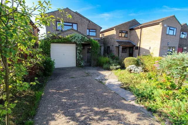 Oakengrove Road, Hazlemere, HP15, photo 1