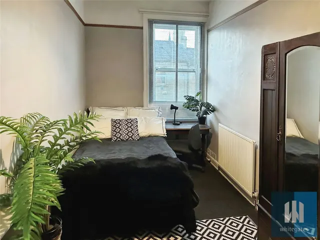 Fitzwilliam Street, Huddersfield, HD1, photo 1