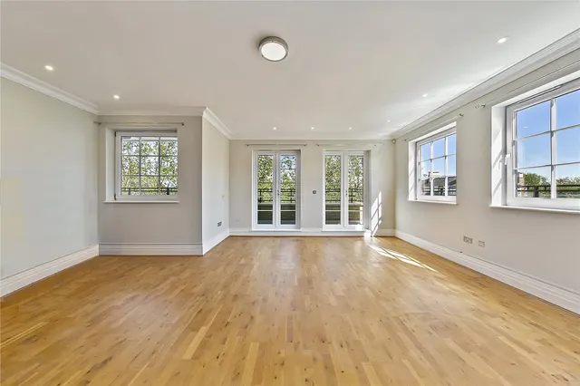 Whitcome Mews, Kew, TW9, photo 2