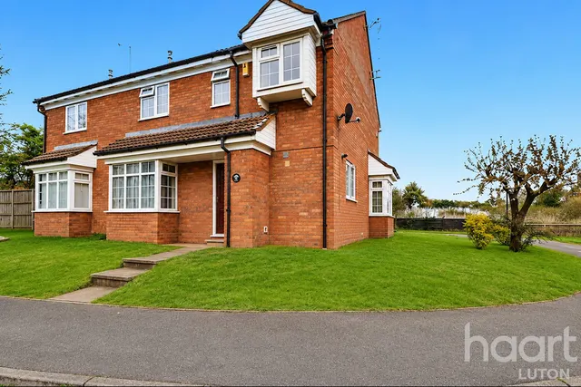 Kelling Close, Luton, LU2, photo 1