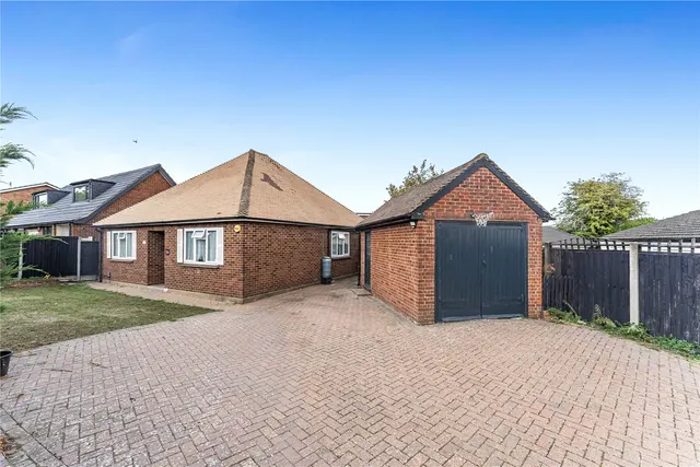 Lower Guildford Road, Knaphill, GU21, photo 1