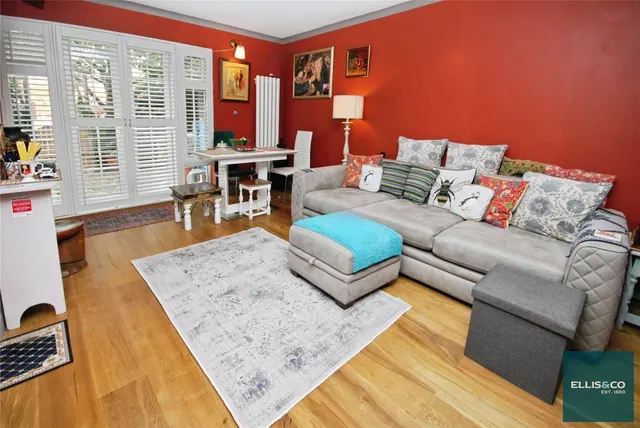 Elsinore Gardens, Childs Hill, NW2, photo 2