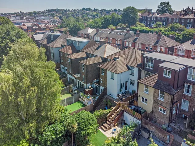 Testard Road, Guildford, GU2, photo 1