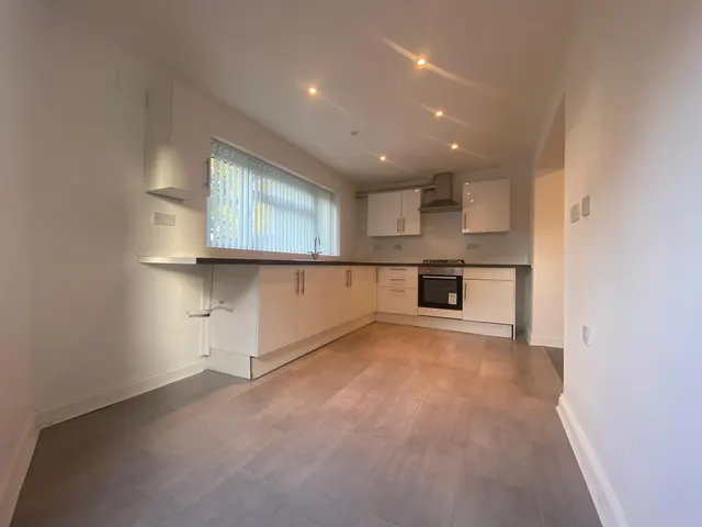 Forest Avenue, Walsall, WS3, photo 2