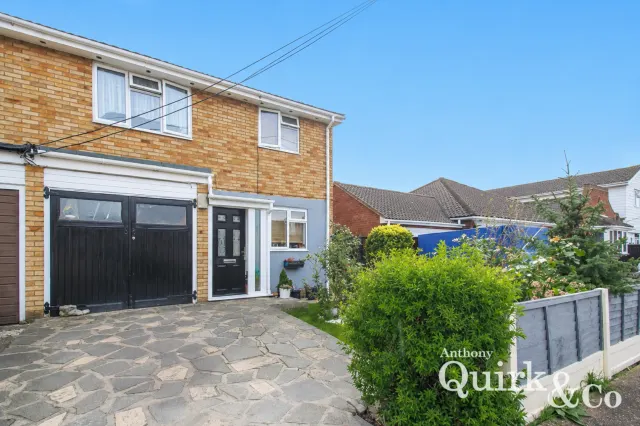 Cambridge Road, Canvey Island, SS8, photo 1