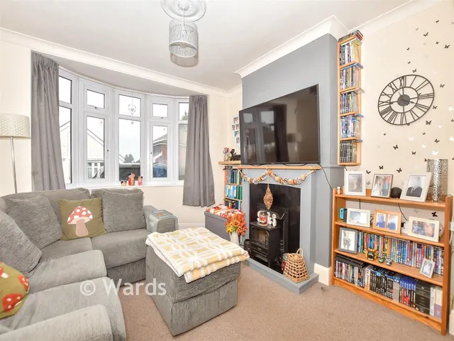 Gerrard Avenue, Medway, ME1, photo 2
