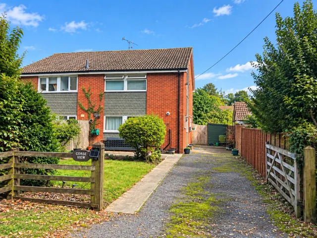3 bedroom house, Summerlug, Mortimer Common, RG7