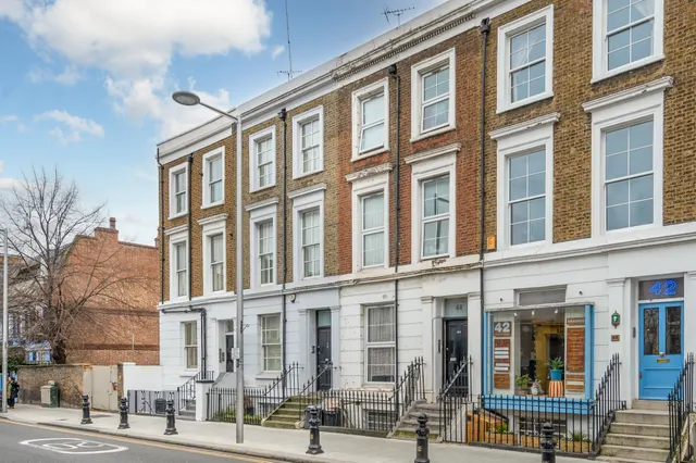Photo 2 — 46 Pembridge Road, London