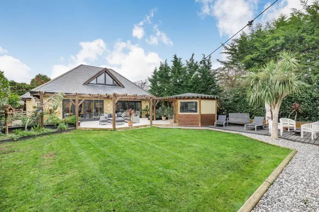 Coolgardie Road, Ashford, Surrey, TW15 1ES, photo 1