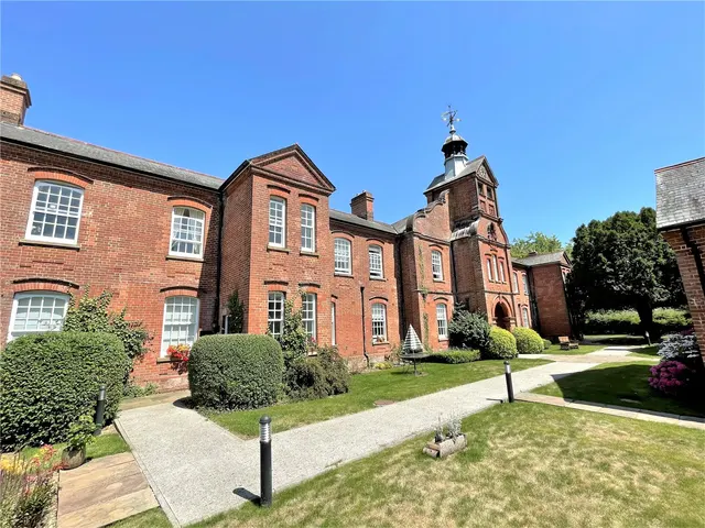 Bartons Road, Fordingbridge, Hampshire, SP6 1FH, photo 1