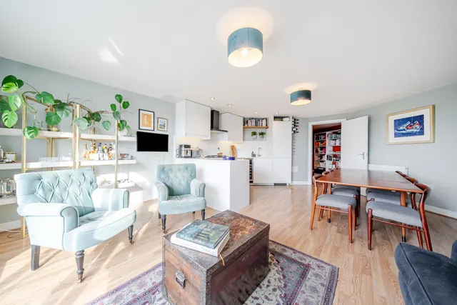 Clapham Road, Clapham, SW9, photo 1