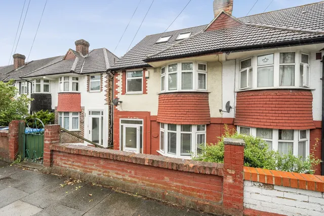 Westmount Road, SE9, photo 1