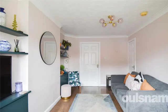 Photo 3 — Mercia Drive, Birmingham, West Midlands, B14 6TW
