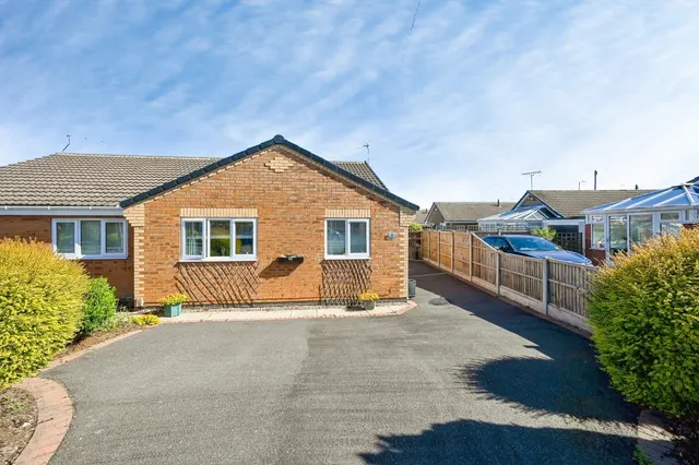Rolaine Close, Mansfield Woodhouse, Mansfield, Nottinghamshire, NG19, photo 1