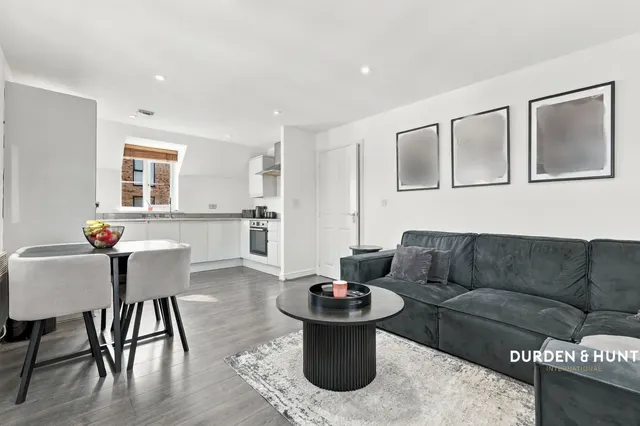 College Close, Loughton, IG10, photo 3