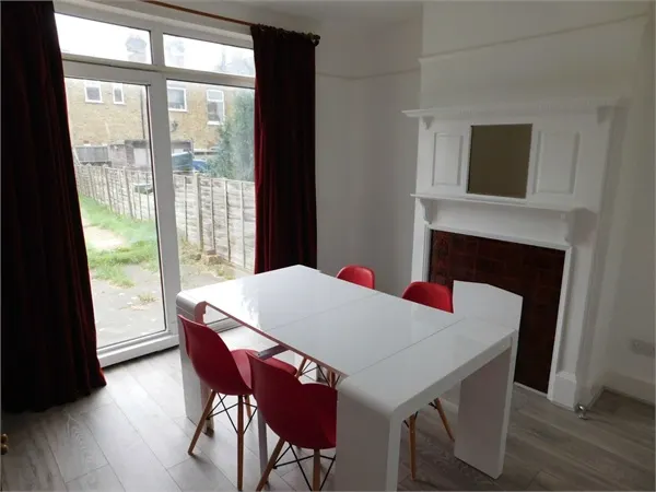 Rosebank Road, London, W7, photo 1