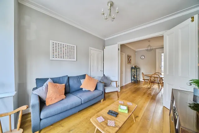 Photo 3 — Devonshire Close, LONDON, London, E15