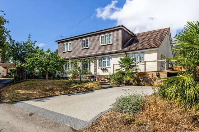 Broom Hill, Welwyn, Hertfordshire, AL6 0SE, photo 1