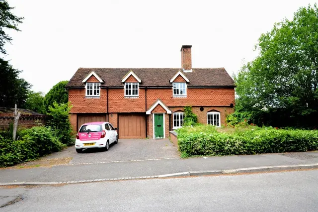Lakehurst Road, Epsom, KT19, photo 1