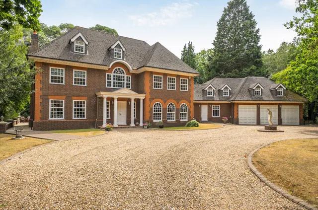 Upper Chobham Road, Camberley, Surrey, GU15 1EU, photo 1