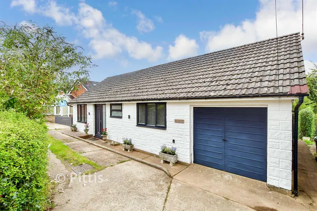 Wrax Road, Brading, PO36, photo 1