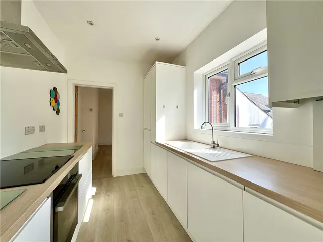 Martyr Road, Guildford, GU1, photo 3