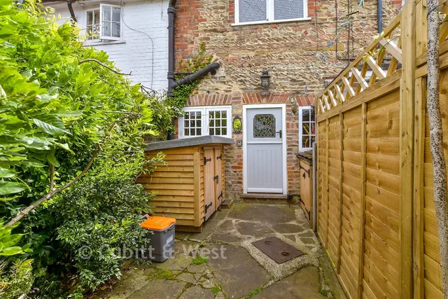 Station Road, Horsham, RH13, photo 2