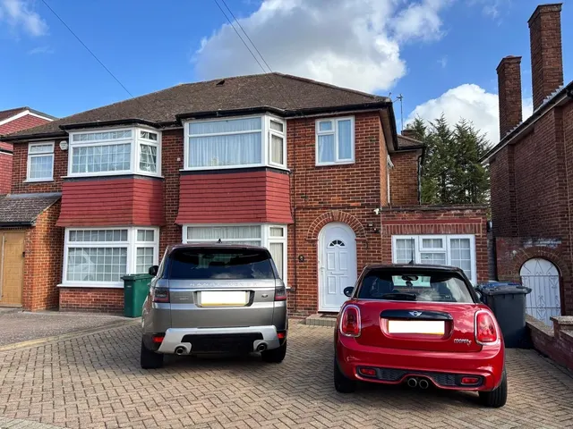 Francklyn Gardens, Edgware, HA8, photo 1
