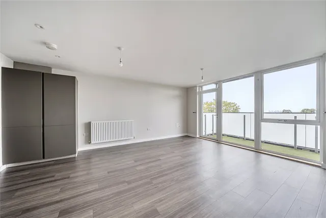 Photo 3 — Summit House, Glebe Way, West Wickham, BR4