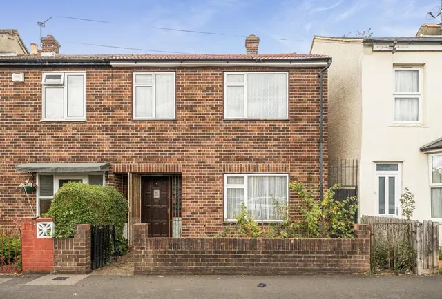 Spencer Road, Mitcham, CR4, photo 1