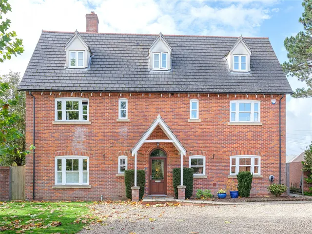 Oxford Gardens, Old Town, SN1, photo 1