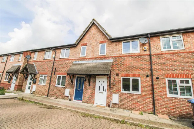 2 bedroom house, Coalport Close, Church Langley, CM17