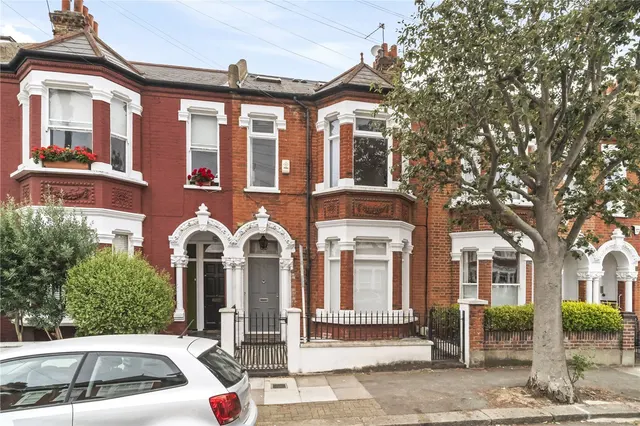 Manchuria Road, London, SW11, photo 2