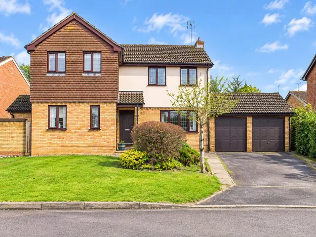 Thyme Close, Chineham, RG24, photo 1