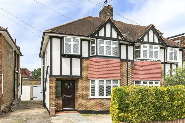 Whitton Manor Road, Isleworth, TW7, photo 1