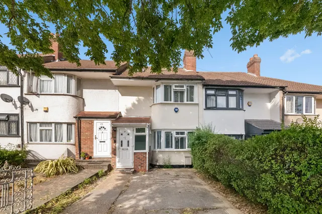 Castle Road, Northolt, UB5, photo 1