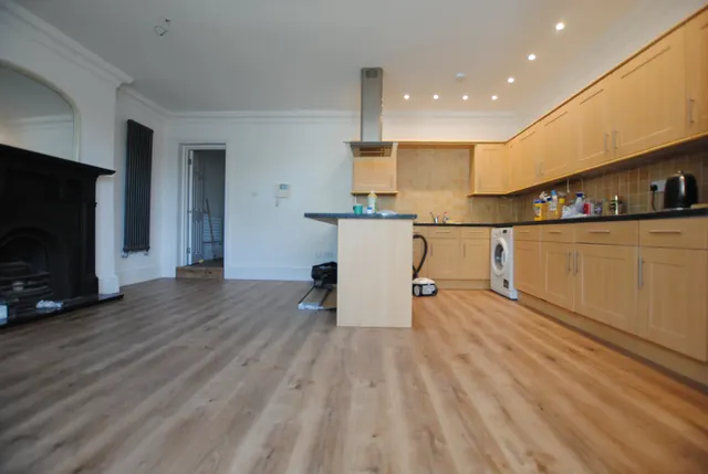 Photo 2 — Manor Mount, Forest Hill, London, SE23 3PY