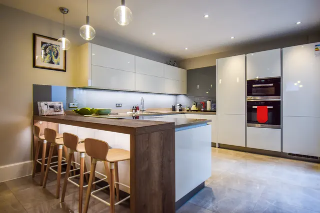Pembridge Road, Notting Hill, London, photo 1