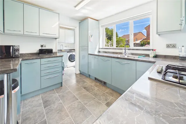 Buttercup Place, Thatcham, RG18, photo 3