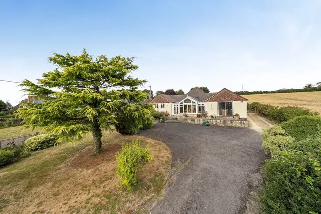South Bank, Castle Cary, BA7, photo 1