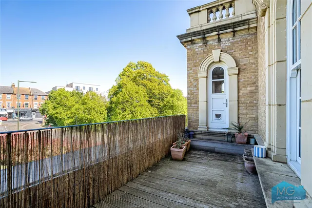 Royal Drive, Friern Barnet, N11, photo 3