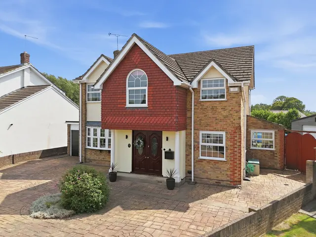 Fen Close, Shenfield, CM15, photo 1